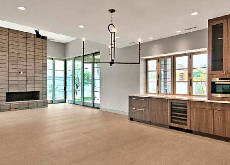 Jewel in the Heart of Paradise Valley preview 2